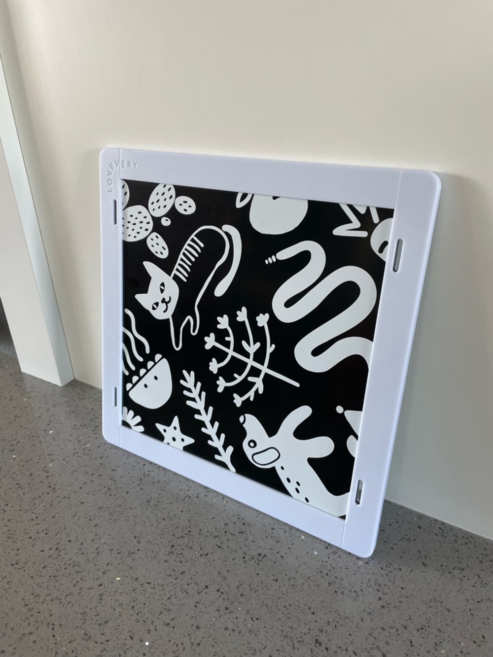 Lovevery Black/White High Contrast Mirror